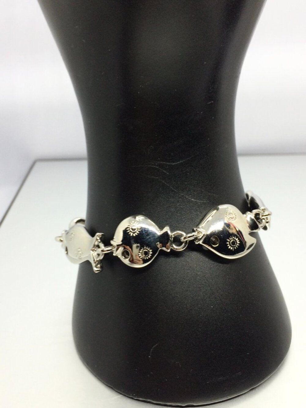 VINTAGE TRIFARI FISH Bracelet Silver Tone Link Nautical Toggle Statement - Picture 2 of 14